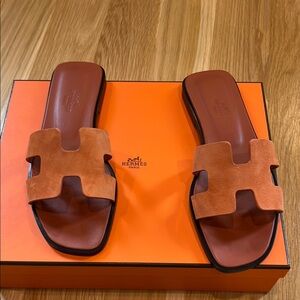 Hermès Orange Sandals